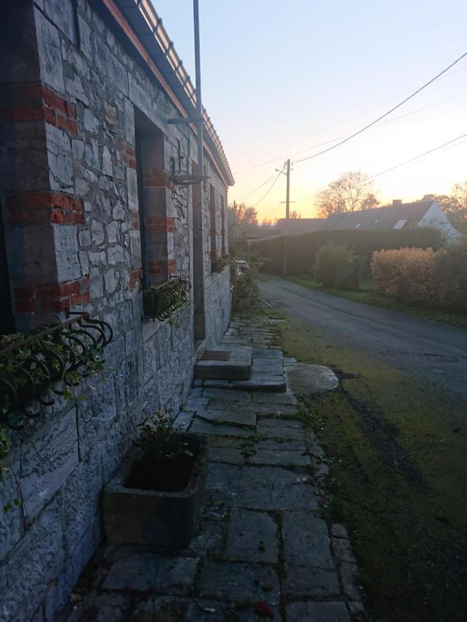 Le 3 De Gussignies Villa Exterior photo